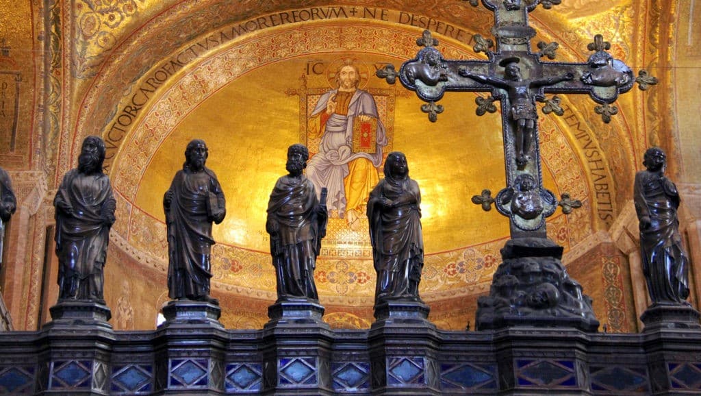 Iconostásio da Basílica de São Marcos (Basilica di San Marco), localizada em Veneza, na Itália.