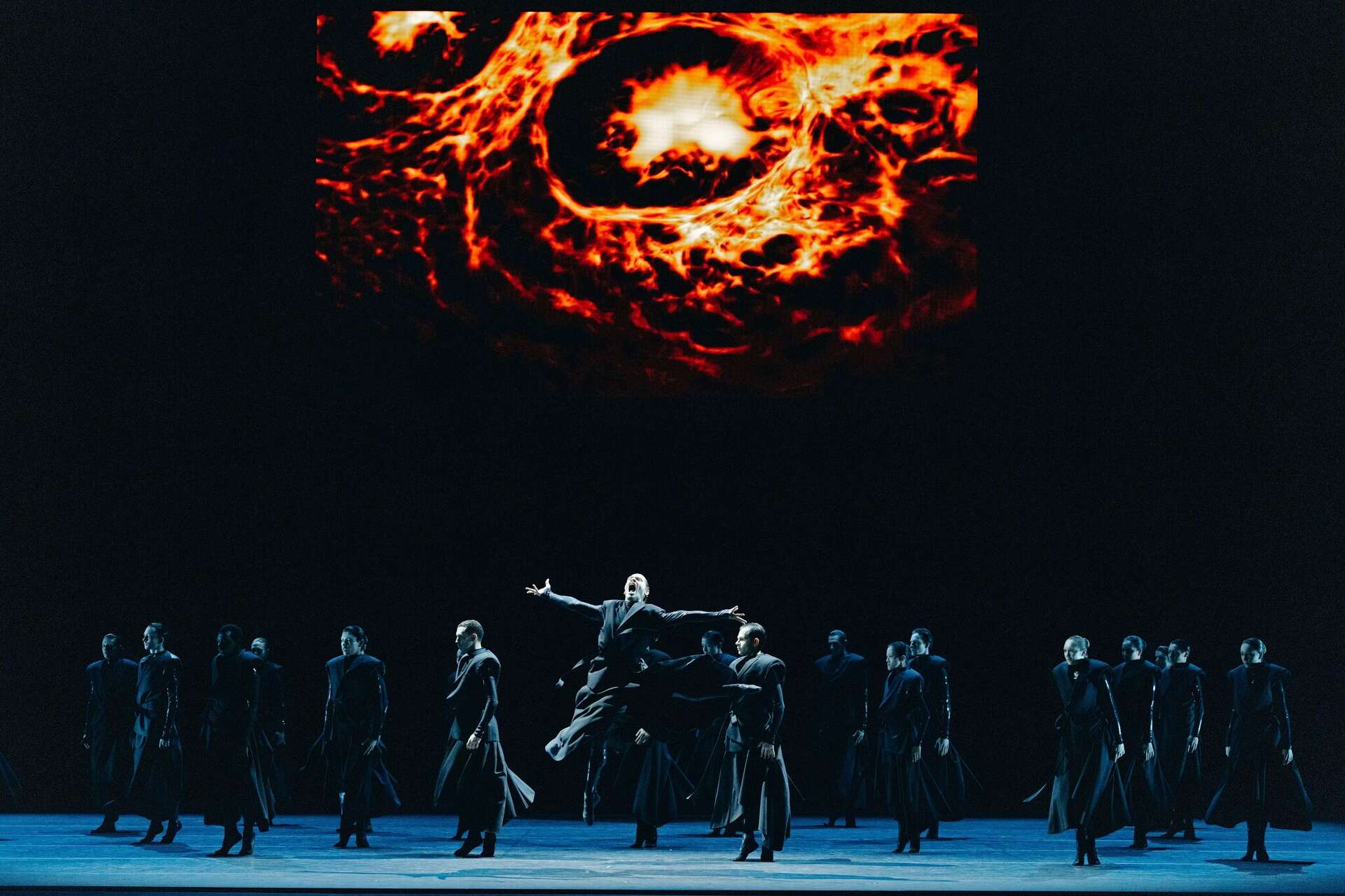 Espetáculo de dança "Mere Mortals", do San Francisco Ballet, com coreografia de Aszure Barton e música de Floating Points (Sam Shepherd)